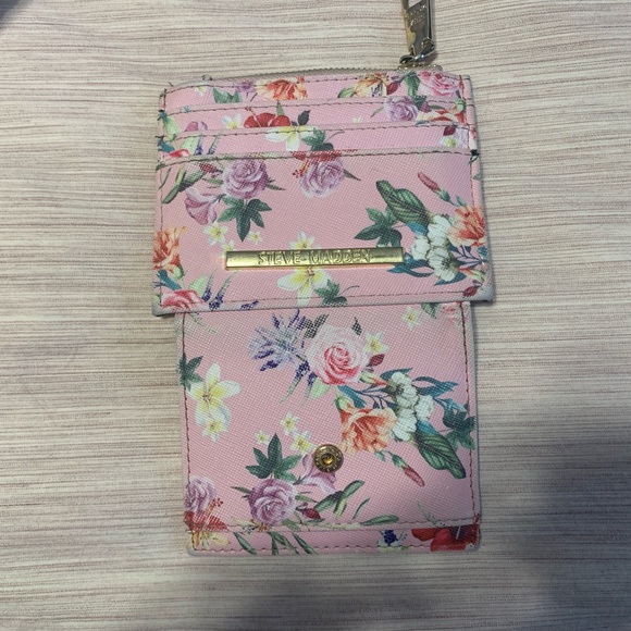 Steve Madden wallet. - Picture 2 of 2